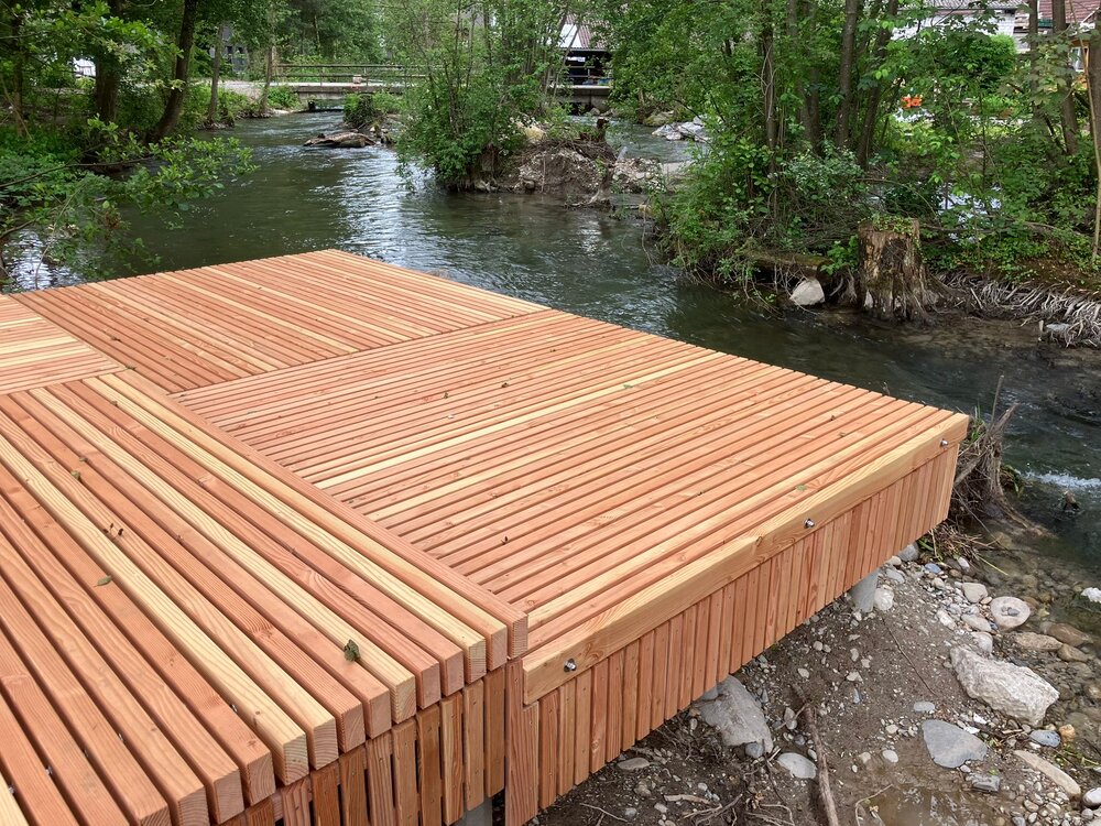 Idyllische Sitzgelegenheit direkt an der Sure
